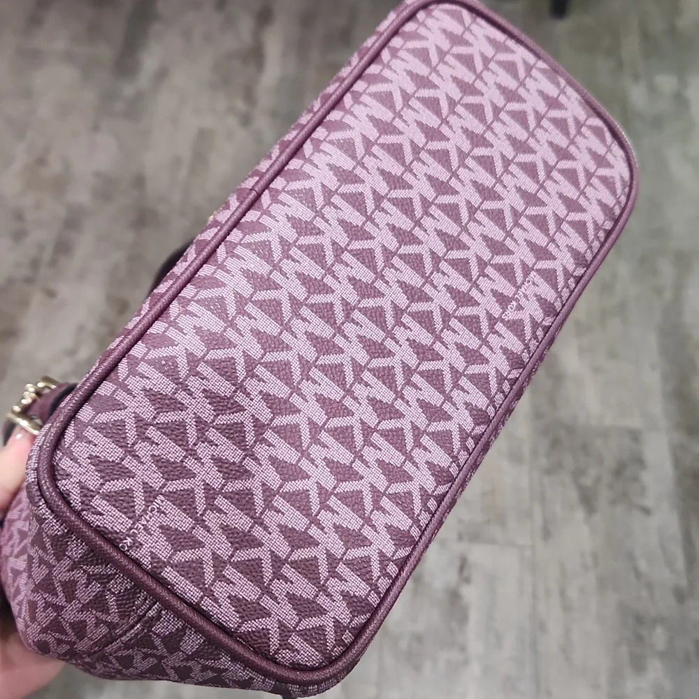 Michael Kors Purple Signature Bag - Picture 5 of 11